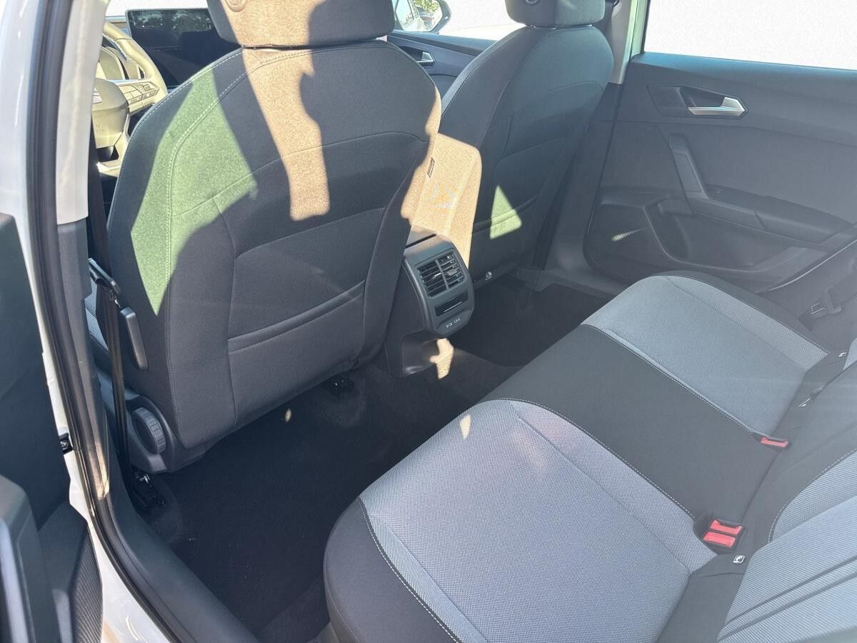 Seat Leon 1.5 eTSI Road Edition DSG SHZ|FaPa M|RFK