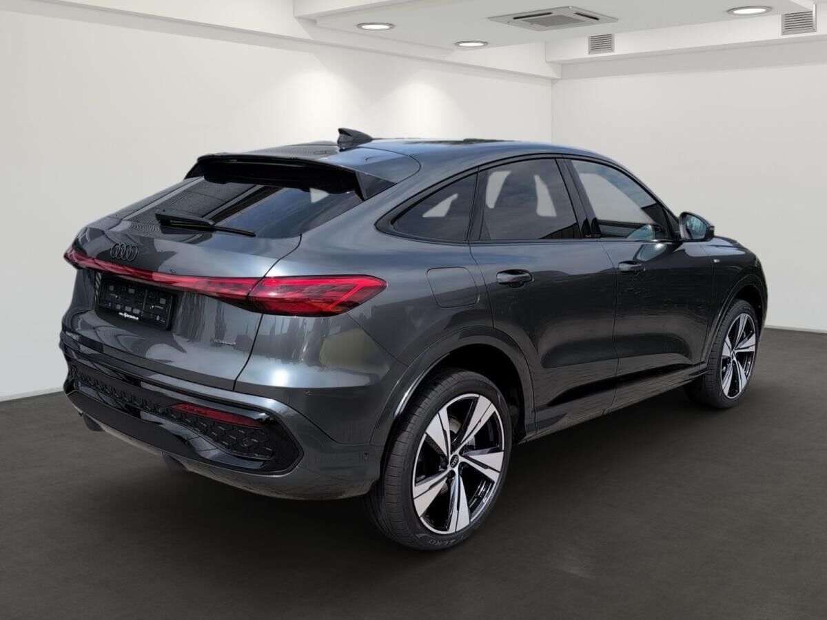 Audi Q5 Sportback TDI quattro S tronic- Adaptives Luftfederfahrwerk- Audi virtual cockpit plus- Audi Soundsy