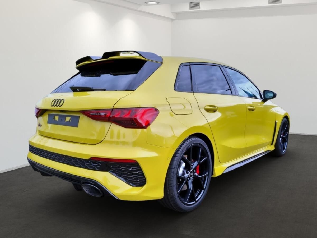 Audi RS3 Sportback - Panorama-Glasdach-  Bang & Olufsen Premium- Audi virtual cockpit plus