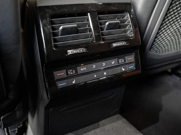 Volkswagen Touareg R-Line 3.0 l V6 TDI SCR 4MOTION Massage