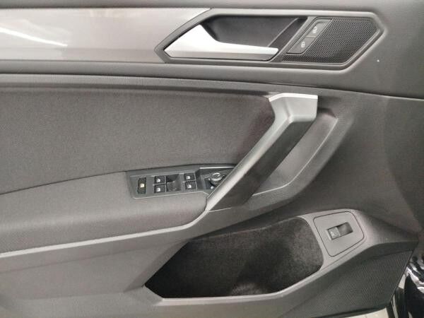 Volkswagen Tiguan Allspace 2.0 TDI DSG Life 7Sitze Navi LED DAB+