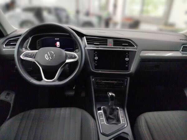 Volkswagen Tiguan Allspace 2.0 TDI DSG Life 7Sitze Navi LED DAB+