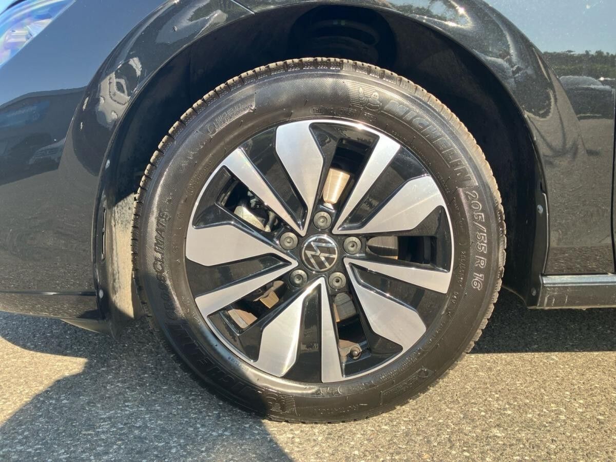 Volkswagen Golf VIII Life 1.5 TSI DSG / LED, ACC, AHK, Navi