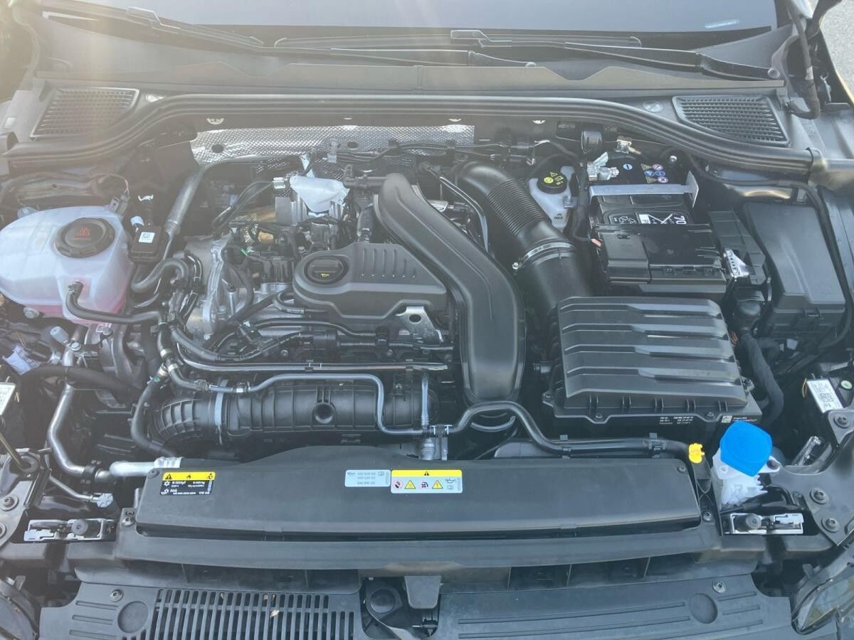 Volkswagen Golf VIII Life 1.5 TSI DSG / LED, ACC, AHK, Navi