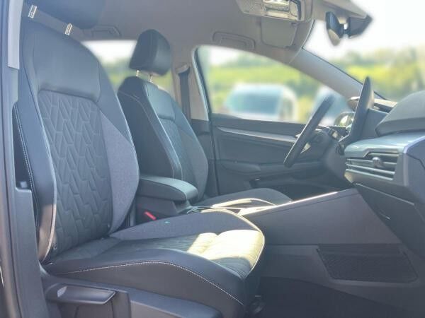 Volkswagen Golf VIII Life 1.5 TSI DSG / LED, ACC, AHK, Navi