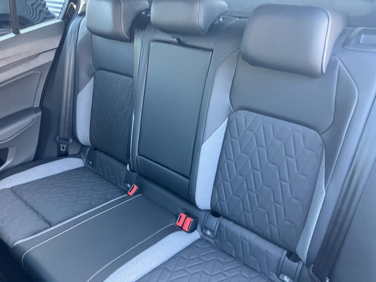 Volkswagen Golf VIII Life 1.5 TSI DSG / LED, ACC, AHK, Navi