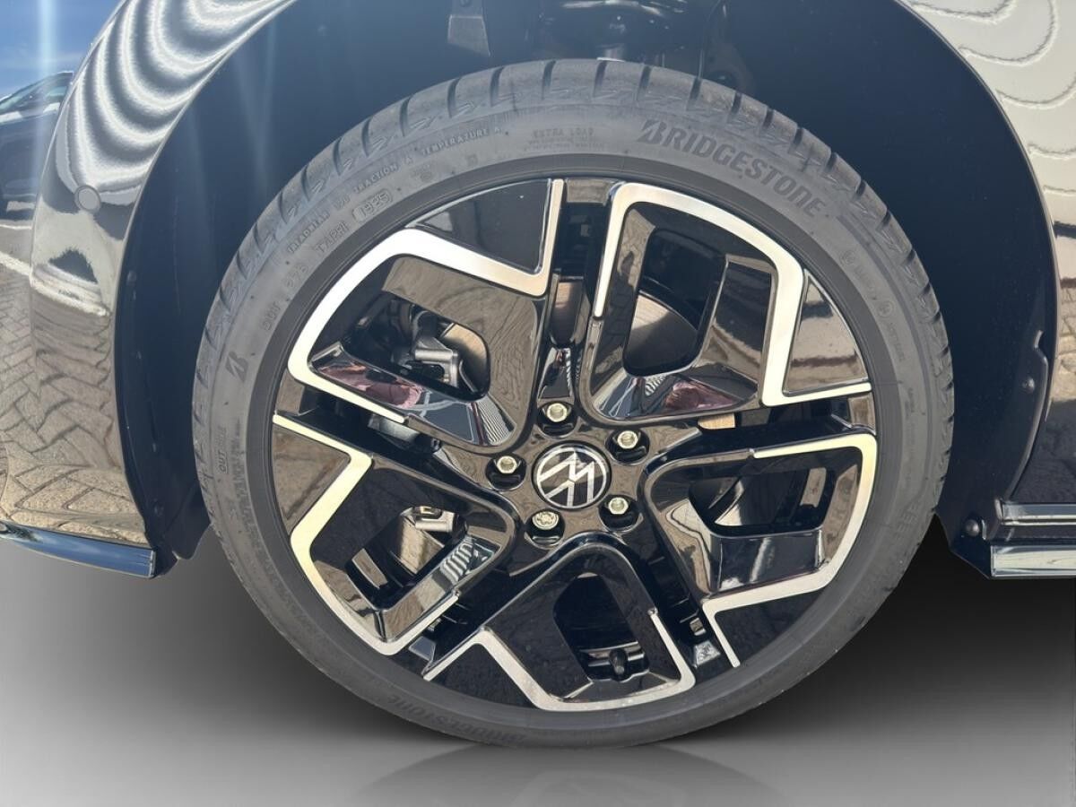 Volkswagen Golf VIII Variant 2.0 TDI DSG - R-Line