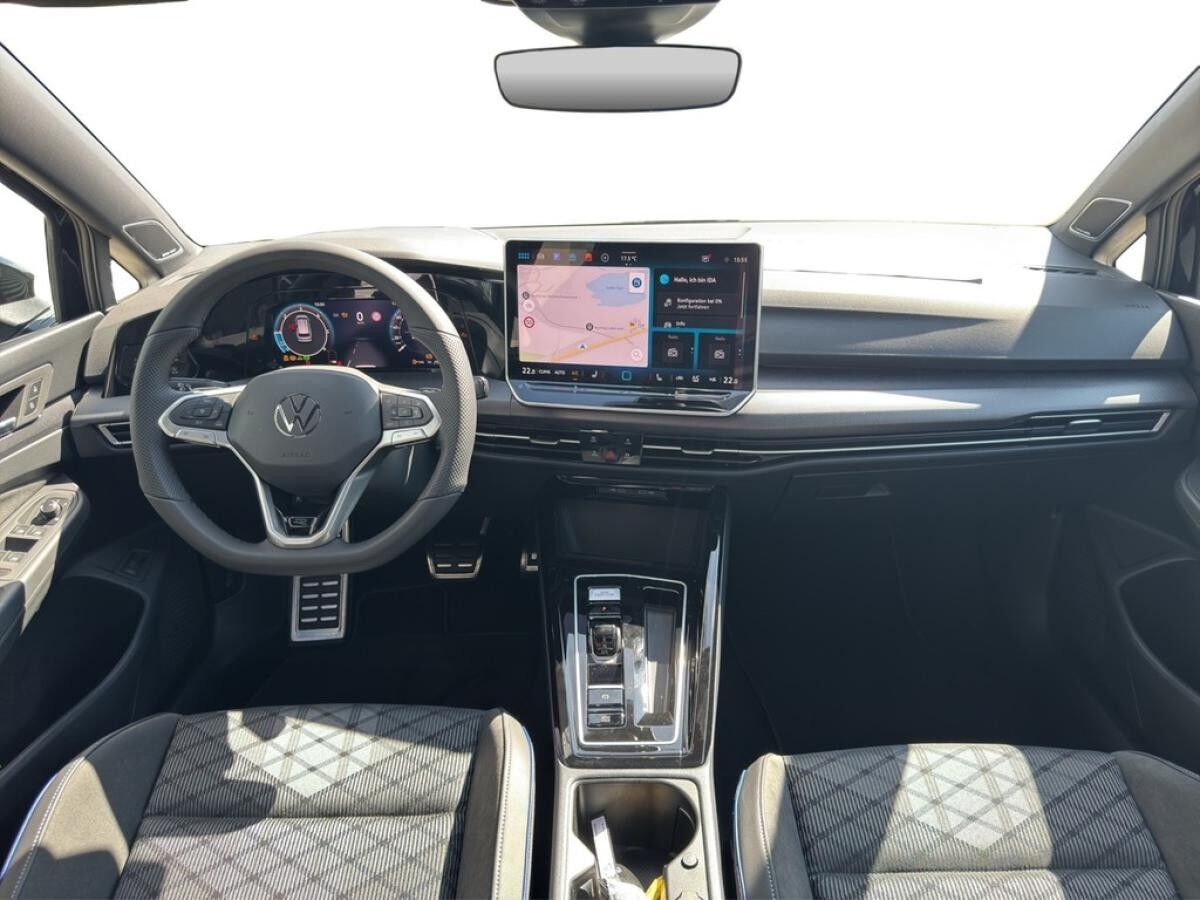 Volkswagen Golf VIII Variant 2.0 TDI DSG - R-Line