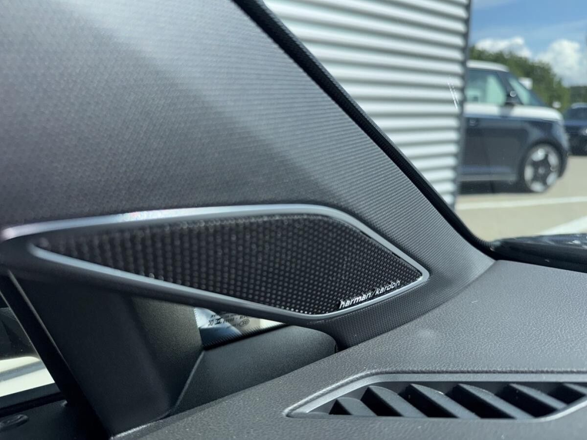 Volkswagen Golf VIII Variant 2.0 TDI DSG - R-Line