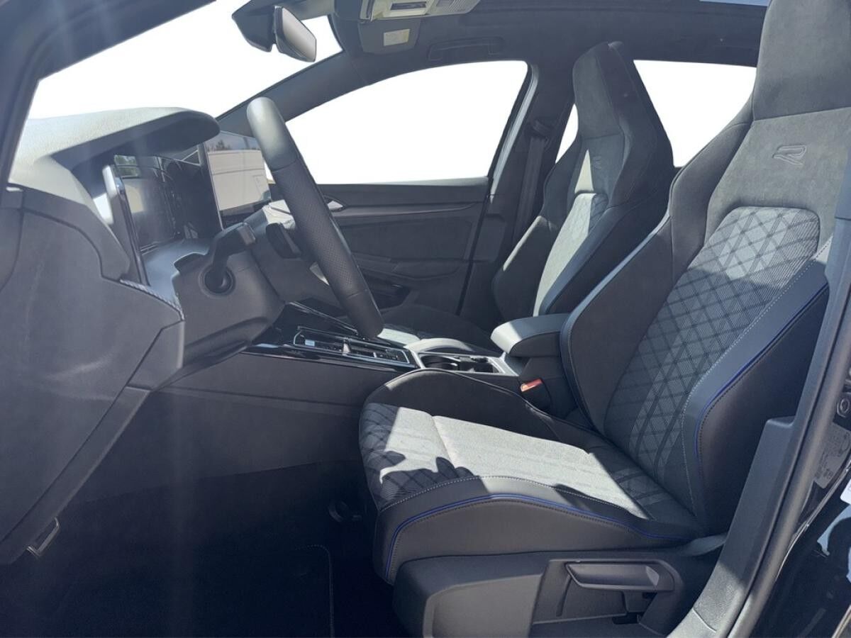 Volkswagen Golf VIII Variant 2.0 TDI DSG - R-Line