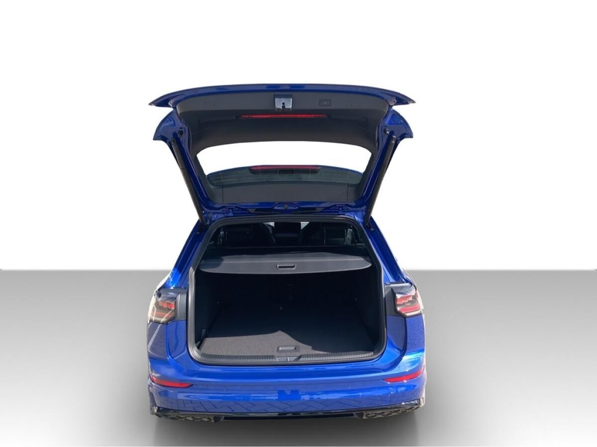 Volkswagen Golf VIII Variant 1.5 eTSI DSG - R-Line