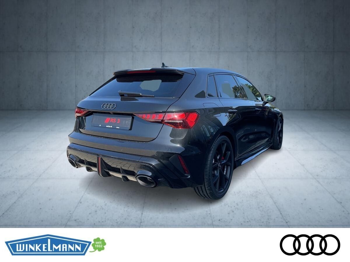 Audi RS3 Sportback TFSI quattro PANO MATRIX KAMERA 280 Km/h RS-Abgasanlage