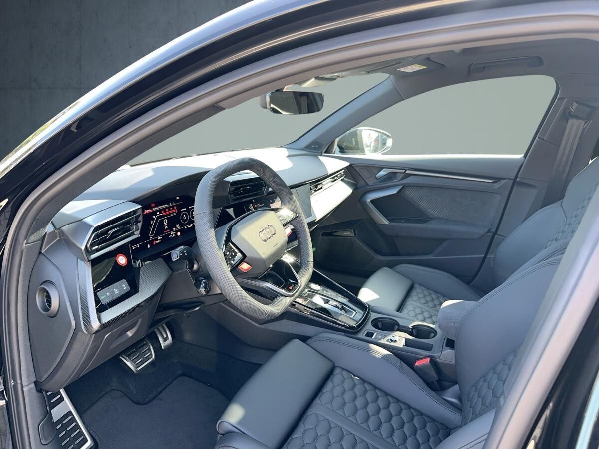 Audi RS3 Sportback TFSI quattro PANO MATRIX KAMERA 280 Km/h RS-Abgasanlage