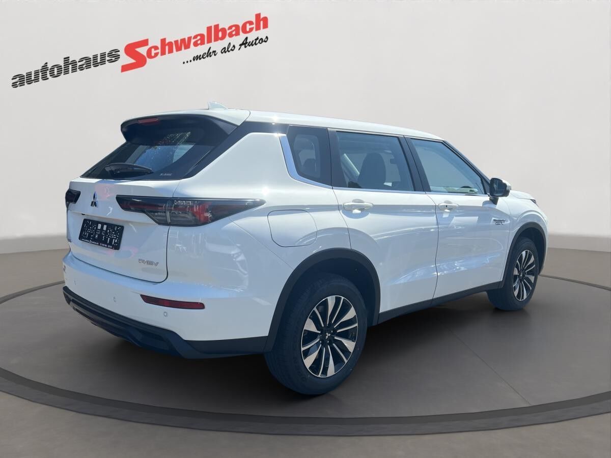 Mitsubishi Outlander 2.4 BASIS PHEV ***GEWERBEAKTION***