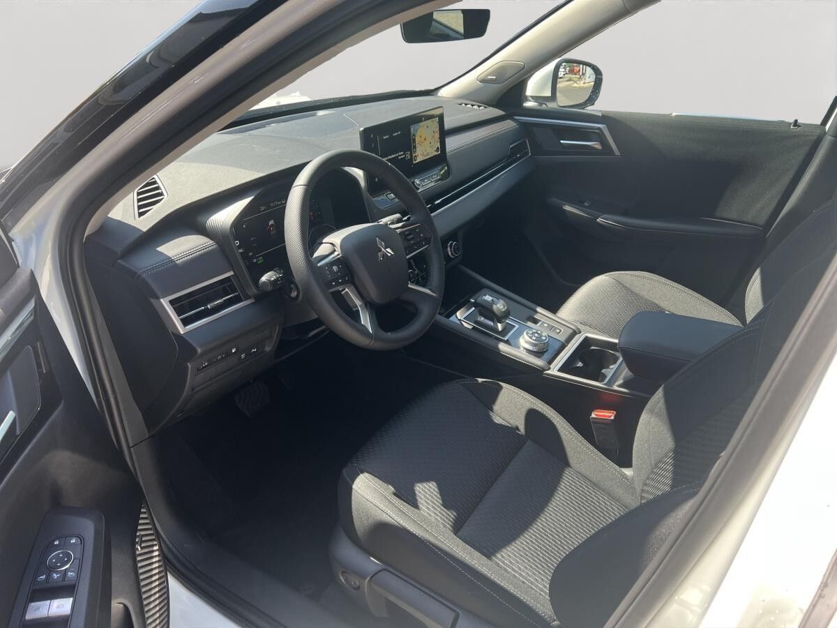 Mitsubishi Outlander 2.4 BASIS PHEV ***GEWERBEAKTION***