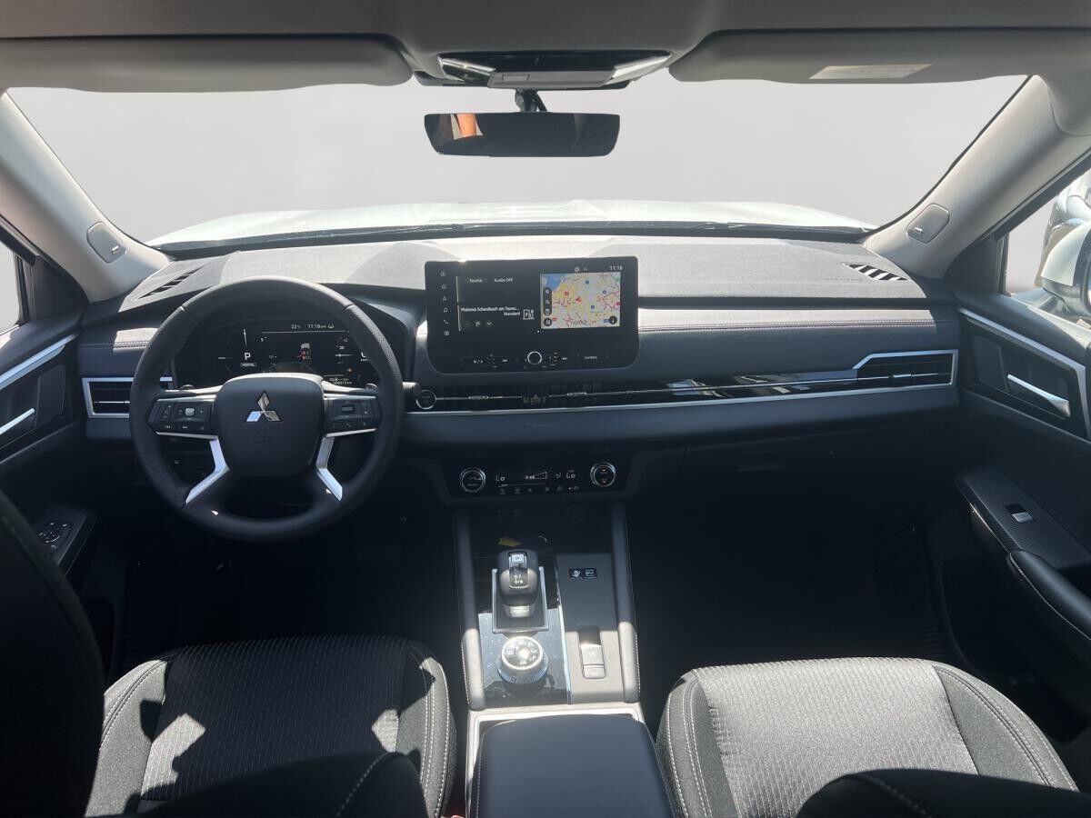 Mitsubishi Outlander 2.4 BASIS PHEV ***GEWERBEAKTION***