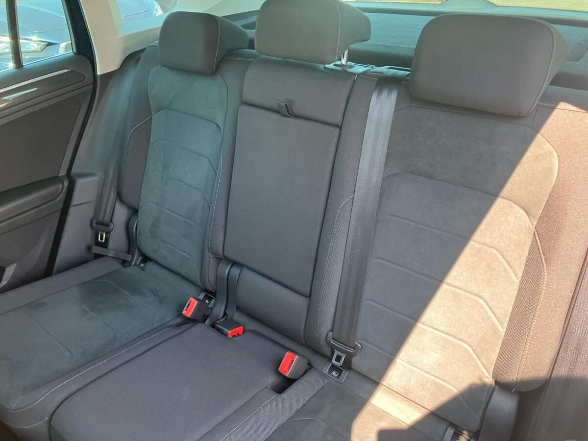 Volkswagen Tiguan Elegance 2.0TSI 4M DSG/ Navi, Matrix, AHK