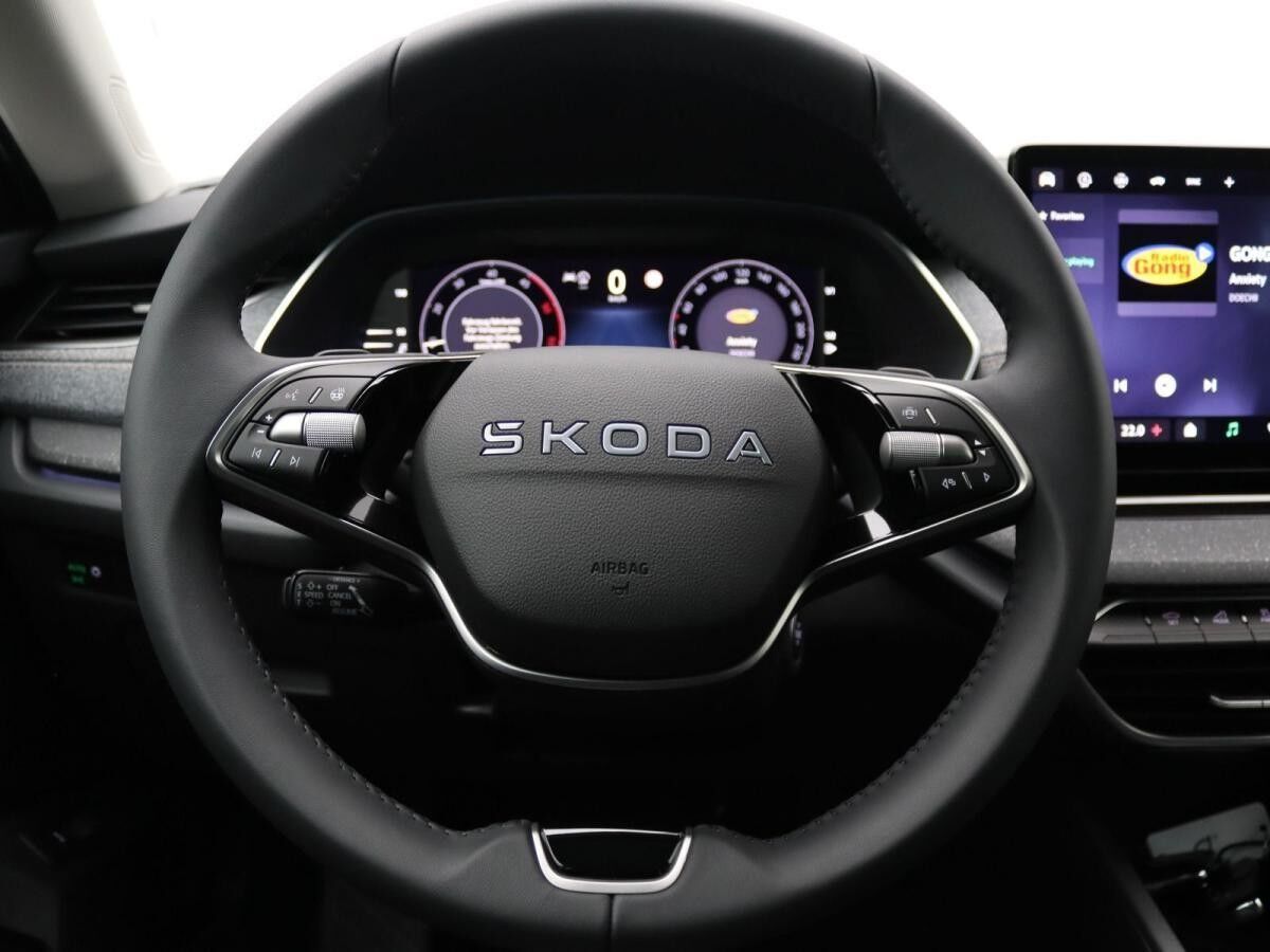 Skoda Octavia Combi Tour 2.0 TDI DSG / LED, ACC, AHK