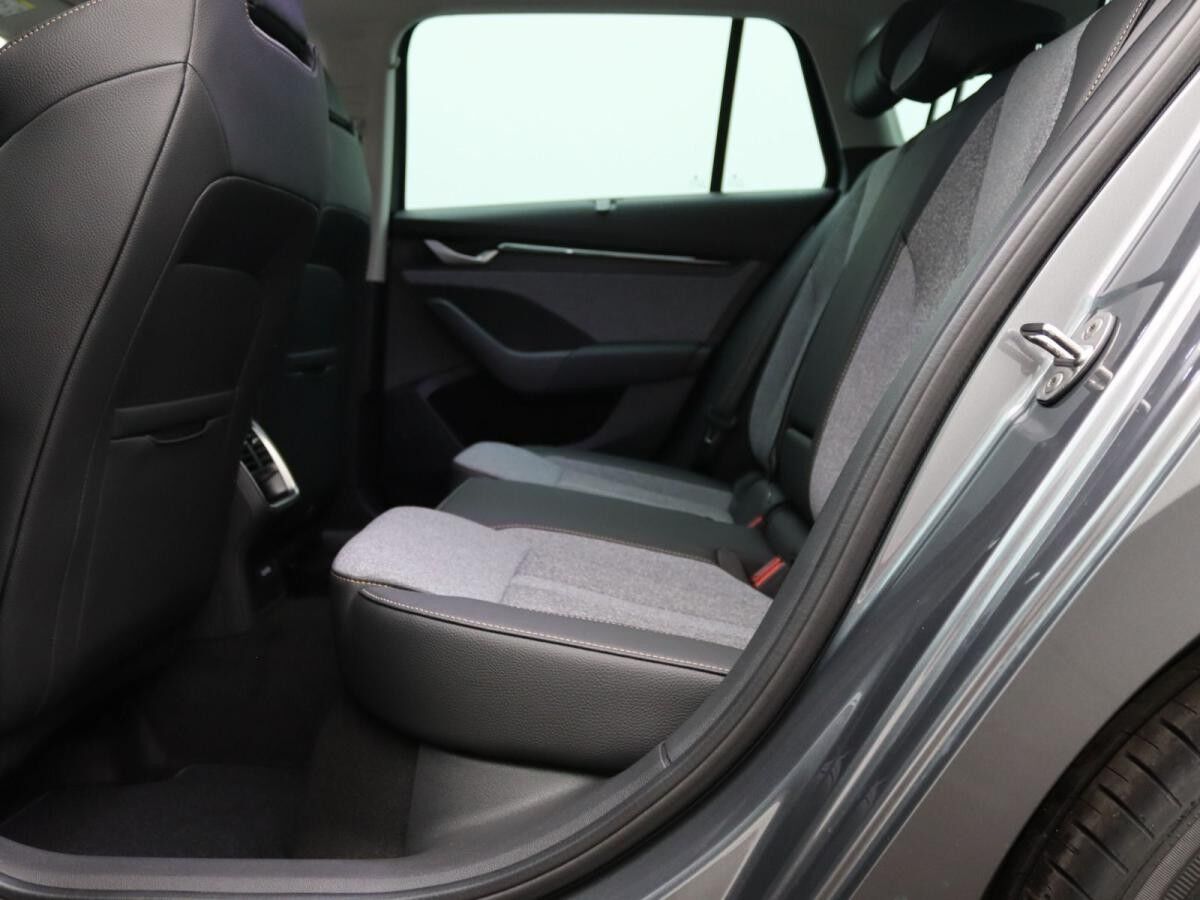 Skoda Octavia Combi Tour 2.0 TDI DSG / LED, ACC, Navi