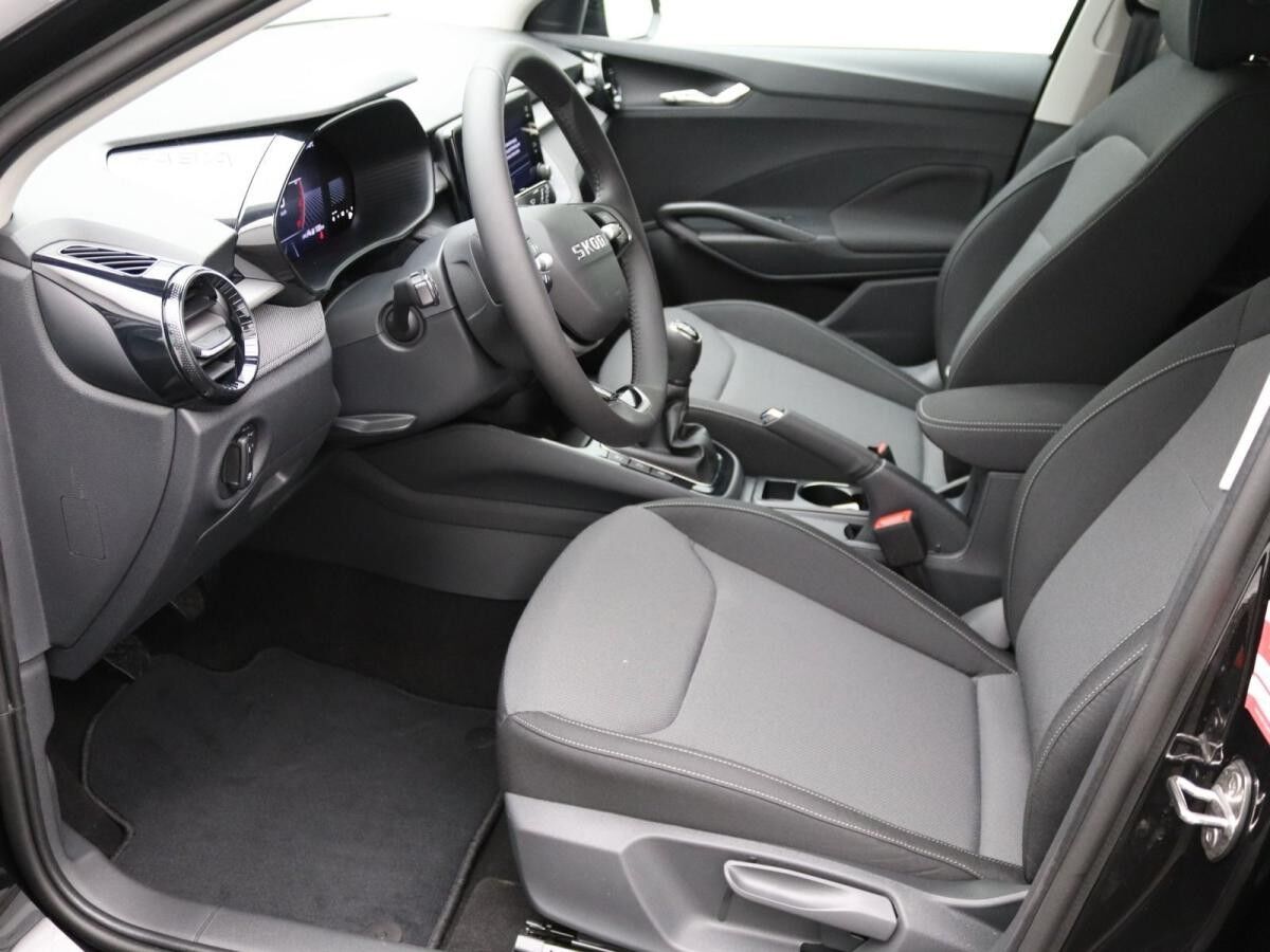 Skoda Fabia Selection 1.0 TSI / LED, RFK, SHZ, DAB+