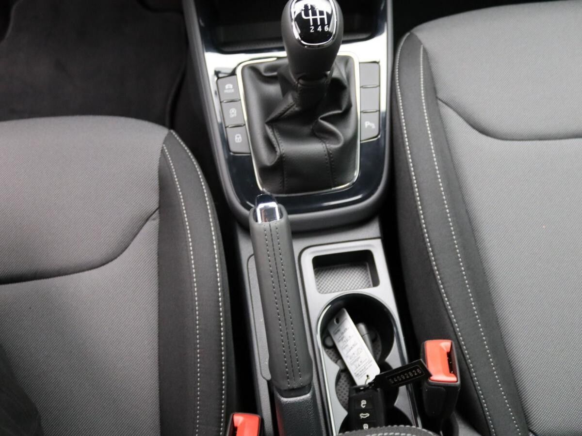 Skoda Fabia Selection 1.0 TSI / LED, RFK, SHZ, DAB+