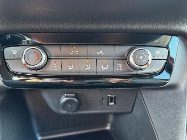 Opel Corsa F 1.2 Edition Navi+SHZ+Kam.+PDC+SpurH