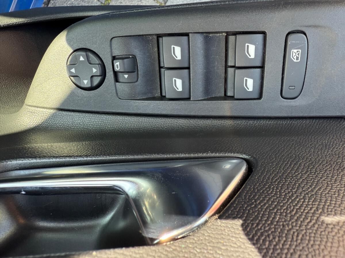 Opel Corsa F 1.2 Navi+SHZ+Winterp.+Kam.+PDC+SpurH