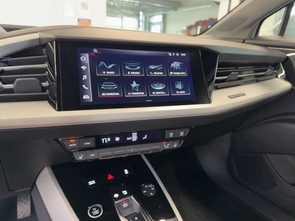 Audi Q4 e-tron Q4 Sportback e-tron 35 Kamera LED DAB Sportsitze