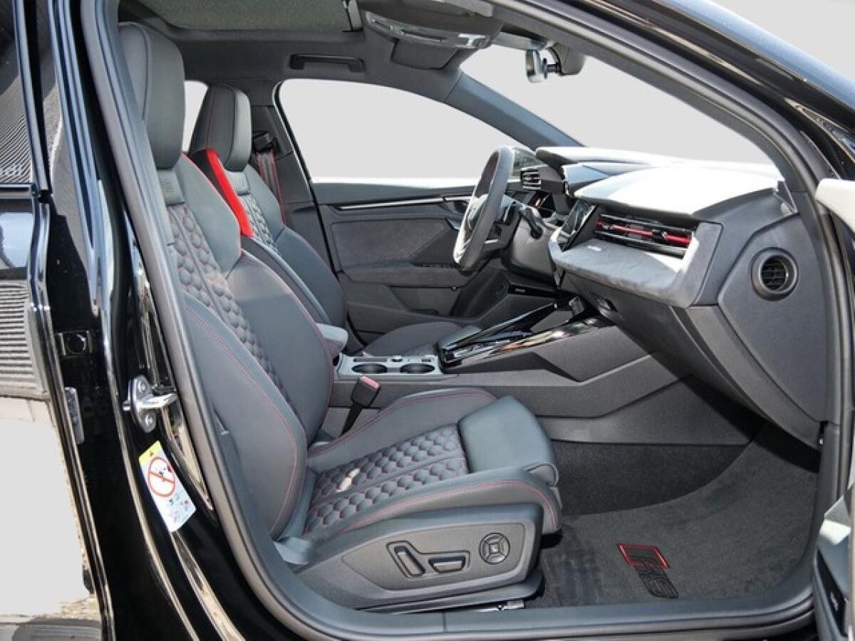 Audi RS3 UPE br. 88.965,- Sportback S tronic /