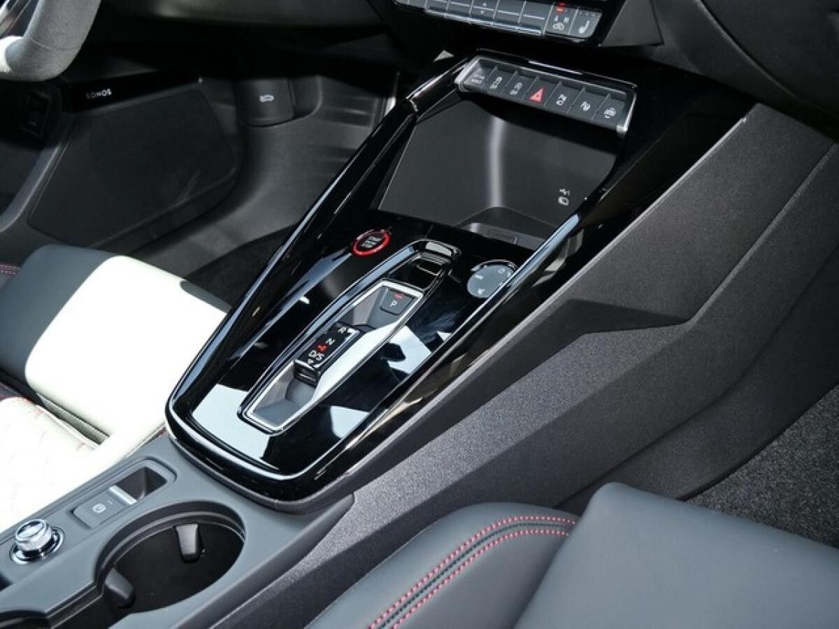 Audi RS3 UPE br. 88.965,- Sportback S tronic /