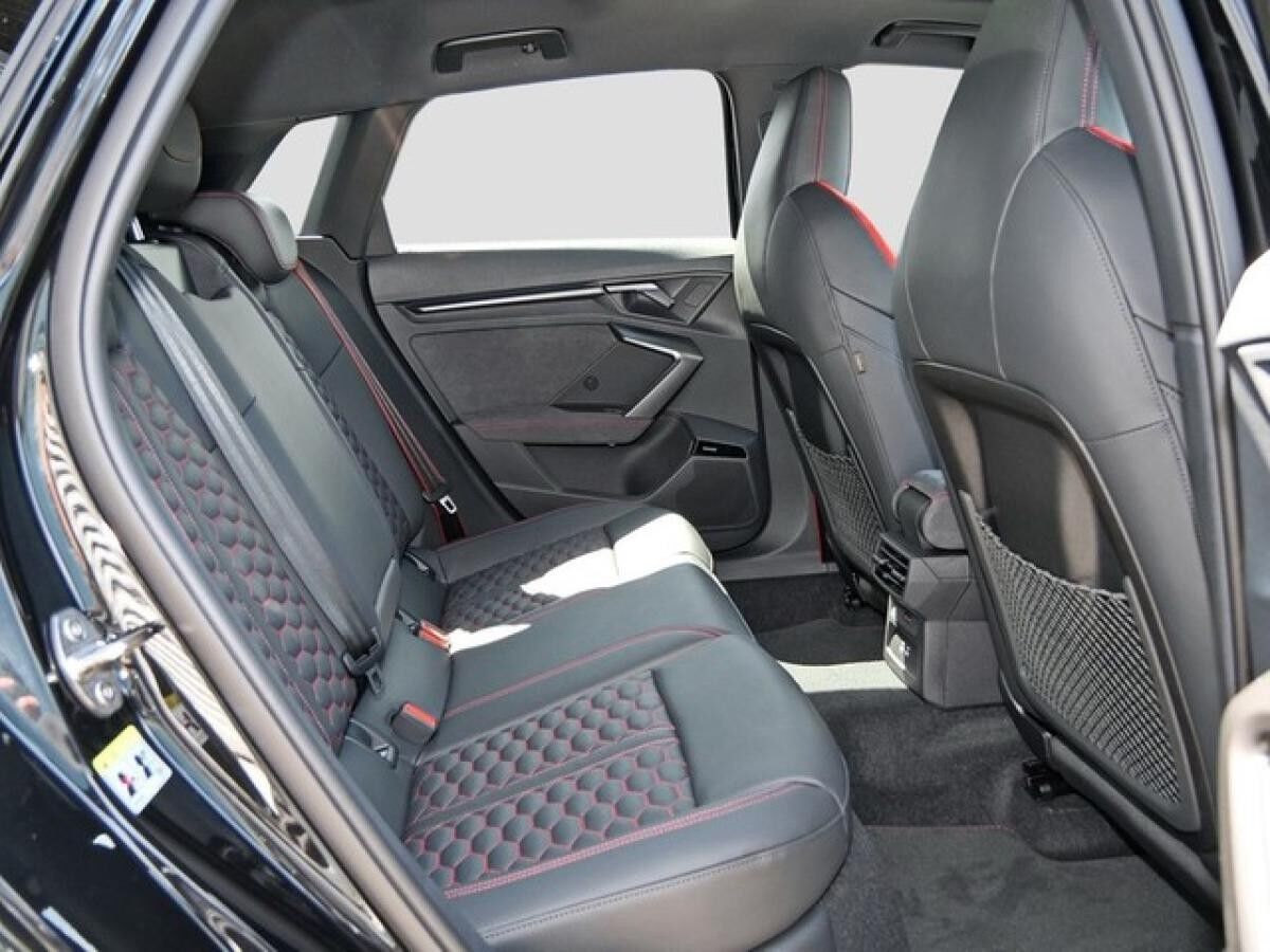 Audi RS3 UPE br. 88.965,- Sportback S tronic /