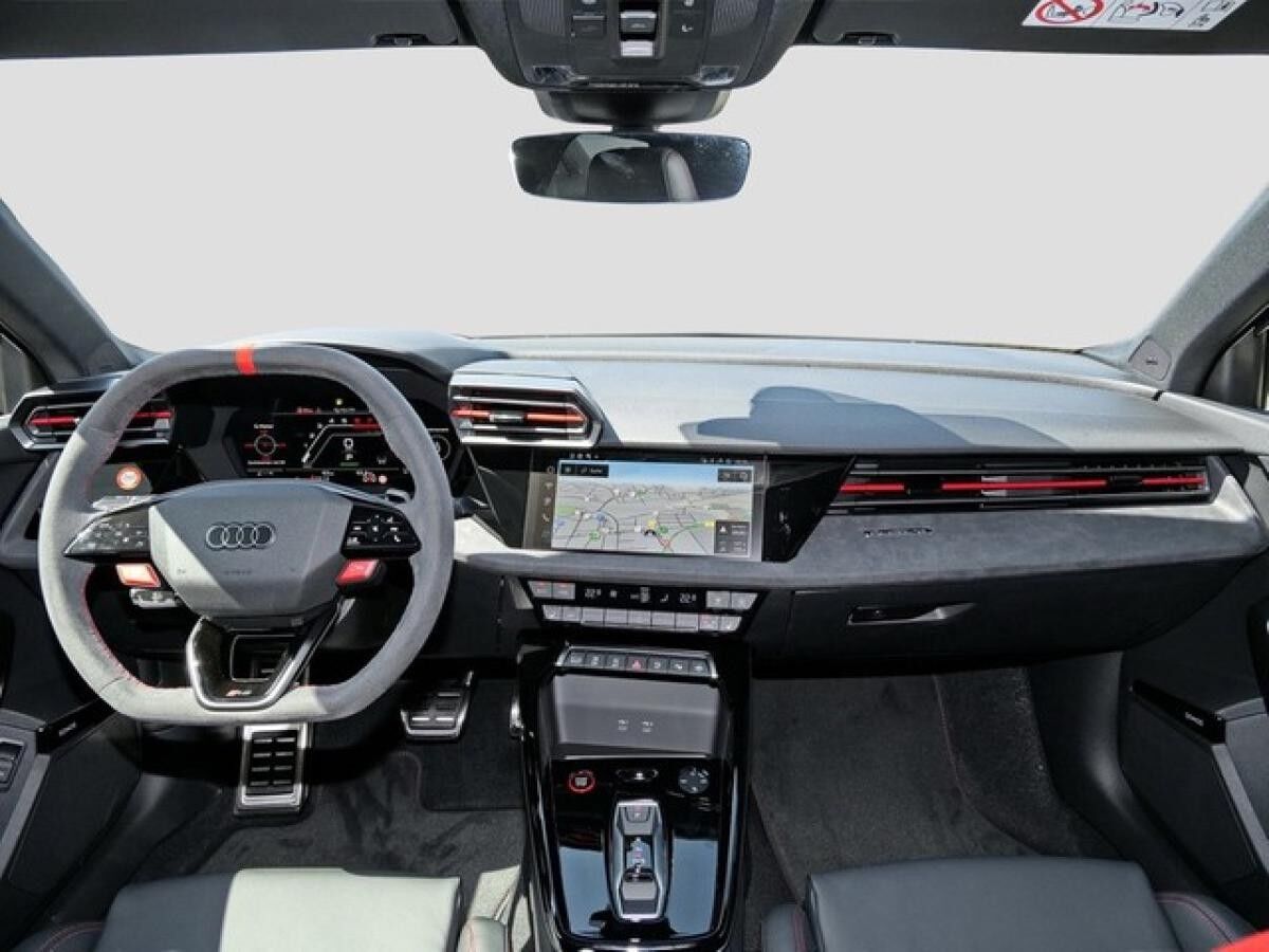 Audi RS3 UPE br. 88.965,- Sportback S tronic /