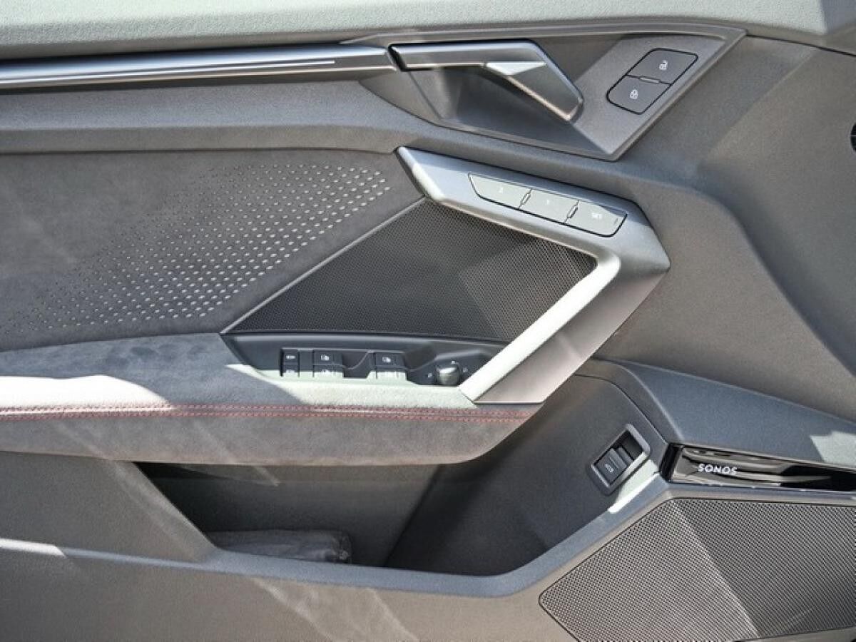 Audi RS3 UPE br. 88.965,- Sportback S tronic /