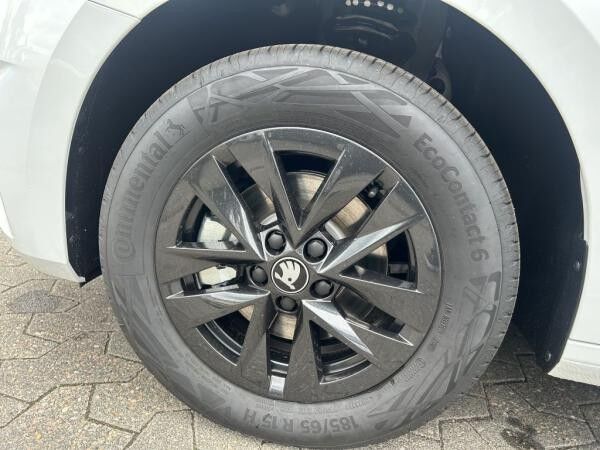 Skoda Fabia 1.0 TSI Selection+ACC+Kessy+AHZV