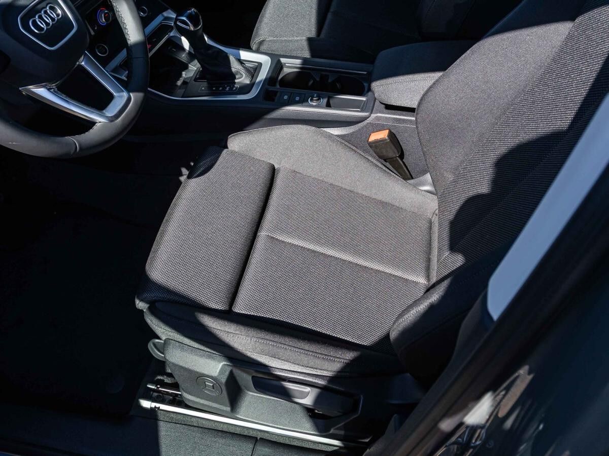 Audi Q3 SUV advanced 35 TFSI S tronic AHK NAVI MATRIX 360°