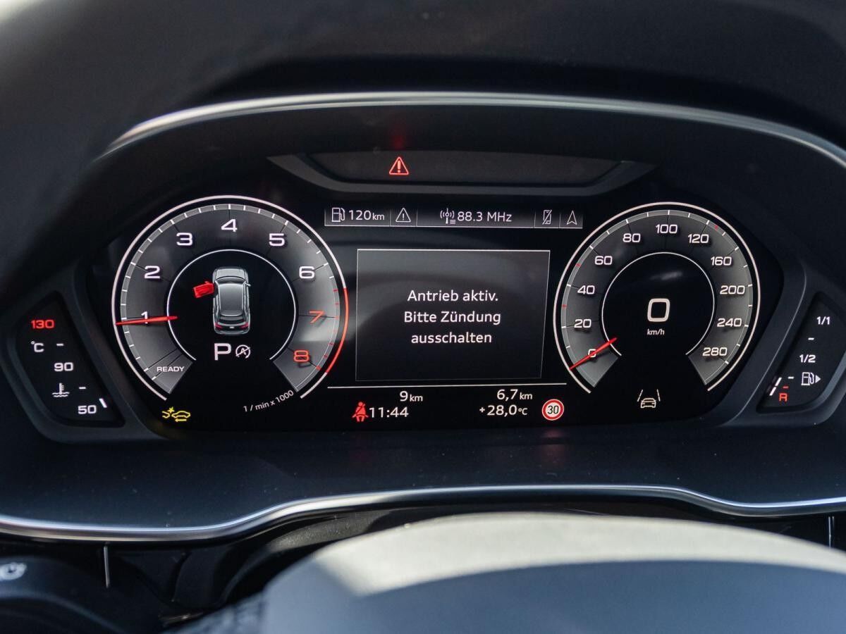 Audi Q3 SUV advanced 35 TFSI S tronic AHK NAVI MATRIX 360°