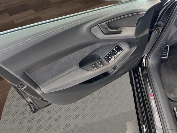 Audi A5 Limousine e-hybrid quattro S tronic/Tech pro/ HuD / AHK