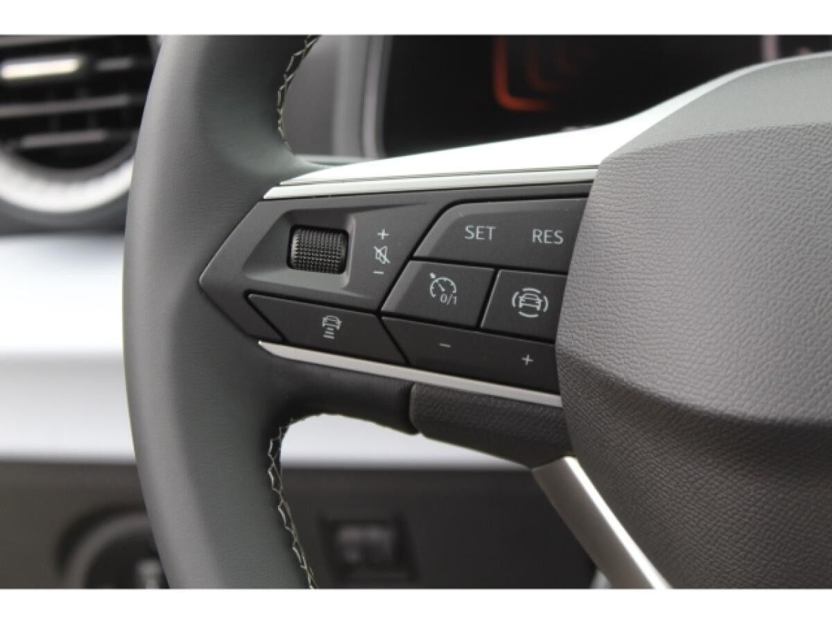 Seat Arona 1.0 TSI DSG Road Edition NAVI LED KAMERA SHZ GRA DAB APP CONNECT