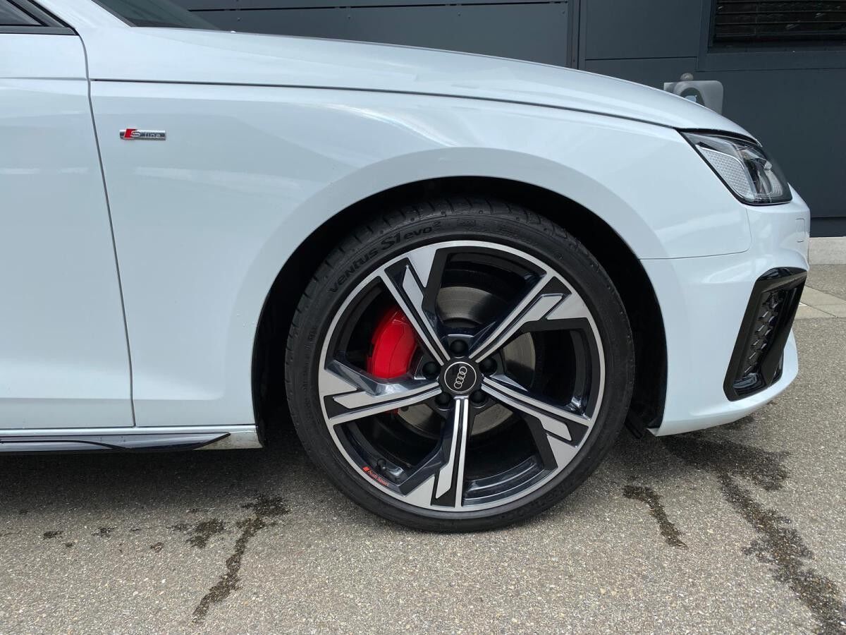 Audi A4 Avant 40 TDI quattro S line competition+ AHK Audi A4 Avant 40 TDI quattro S line competition+ AHK