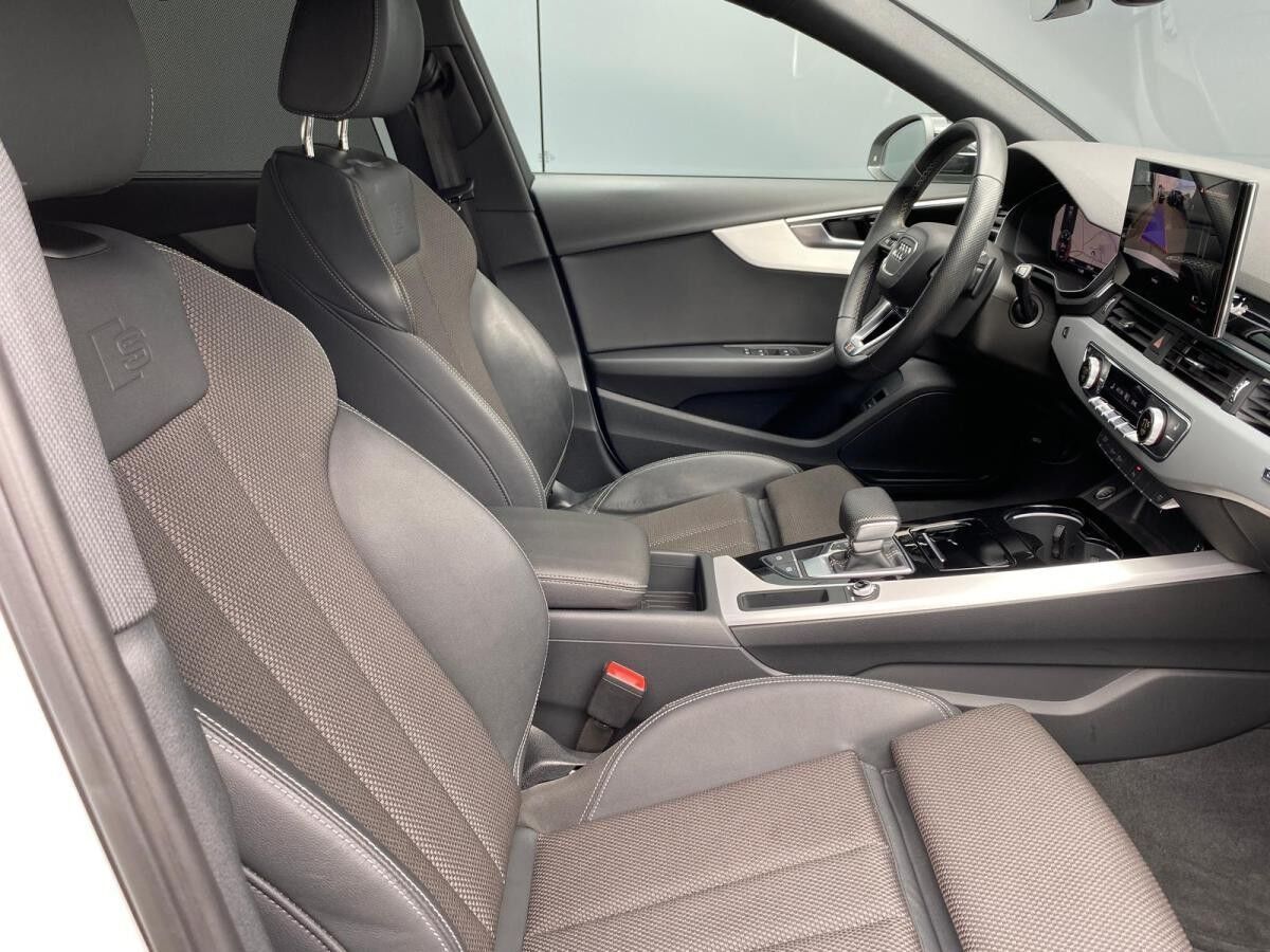 Audi A4 Avant 40 TDI quattro S line competition+ AHK Audi A4 Avant 40 TDI quattro S line competition+ AHK