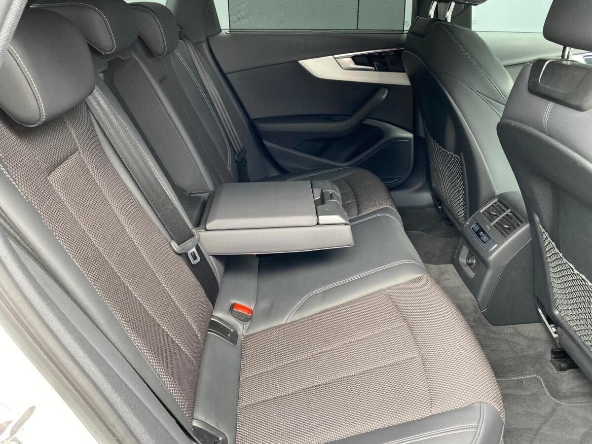 Audi A4 Avant 40 TDI quattro S line competition+ AHK Audi A4 Avant 40 TDI quattro S line competition+ AHK