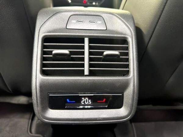 Volkswagen Passat Variant Business 2.0 TDI*DSG*DCC*HuD*AHK