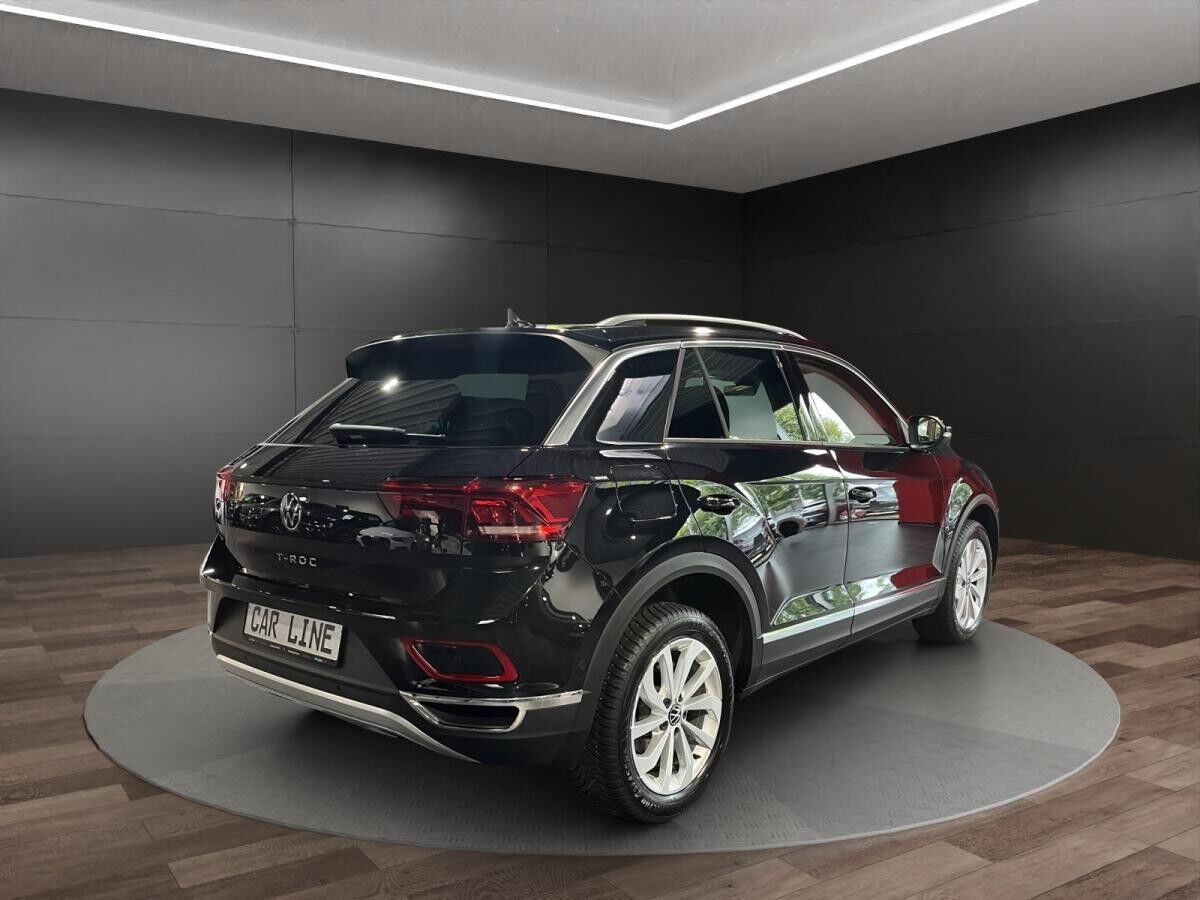 Volkswagen T-Roc Style 1.5 TSI*NAV*DSG*IQ DRIVE*ACC*CAM*LED Volkswagen T-Roc Style 1.5 TSI*NAV*DSG*IQ DRIVE*ACC*CAM*LED
