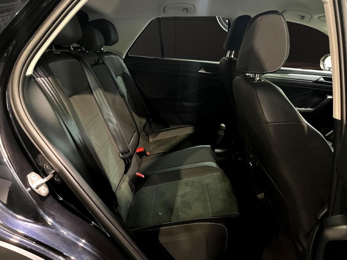 Volkswagen T-Roc Style 1.5 TSI*NAV*DSG*IQ DRIVE*ACC*CAM*LED Volkswagen T-Roc Style 1.5 TSI*NAV*DSG*IQ DRIVE*ACC*CAM*LED