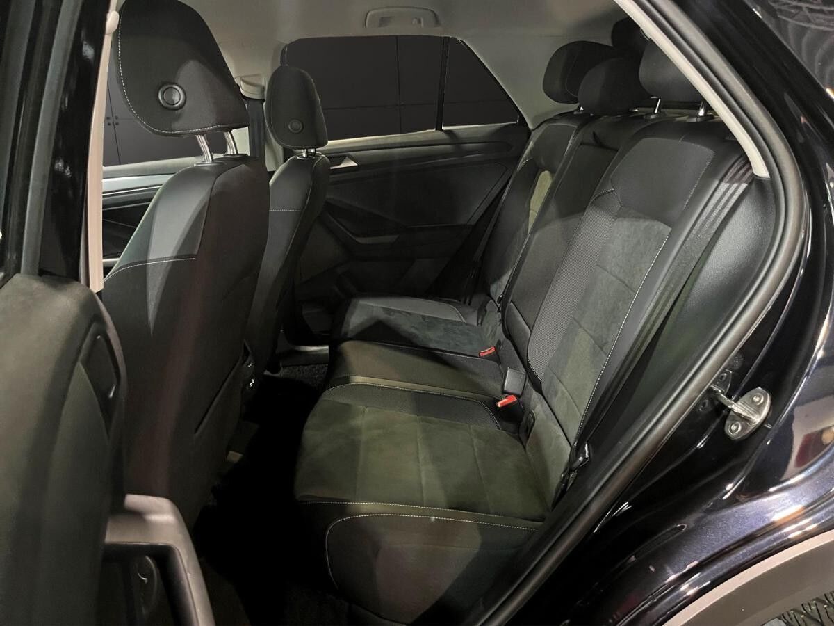 Volkswagen T-Roc Style 1.5 TSI*NAV*DSG*IQ DRIVE*ACC*CAM*LED Volkswagen T-Roc Style 1.5 TSI*NAV*DSG*IQ DRIVE*ACC*CAM*LED