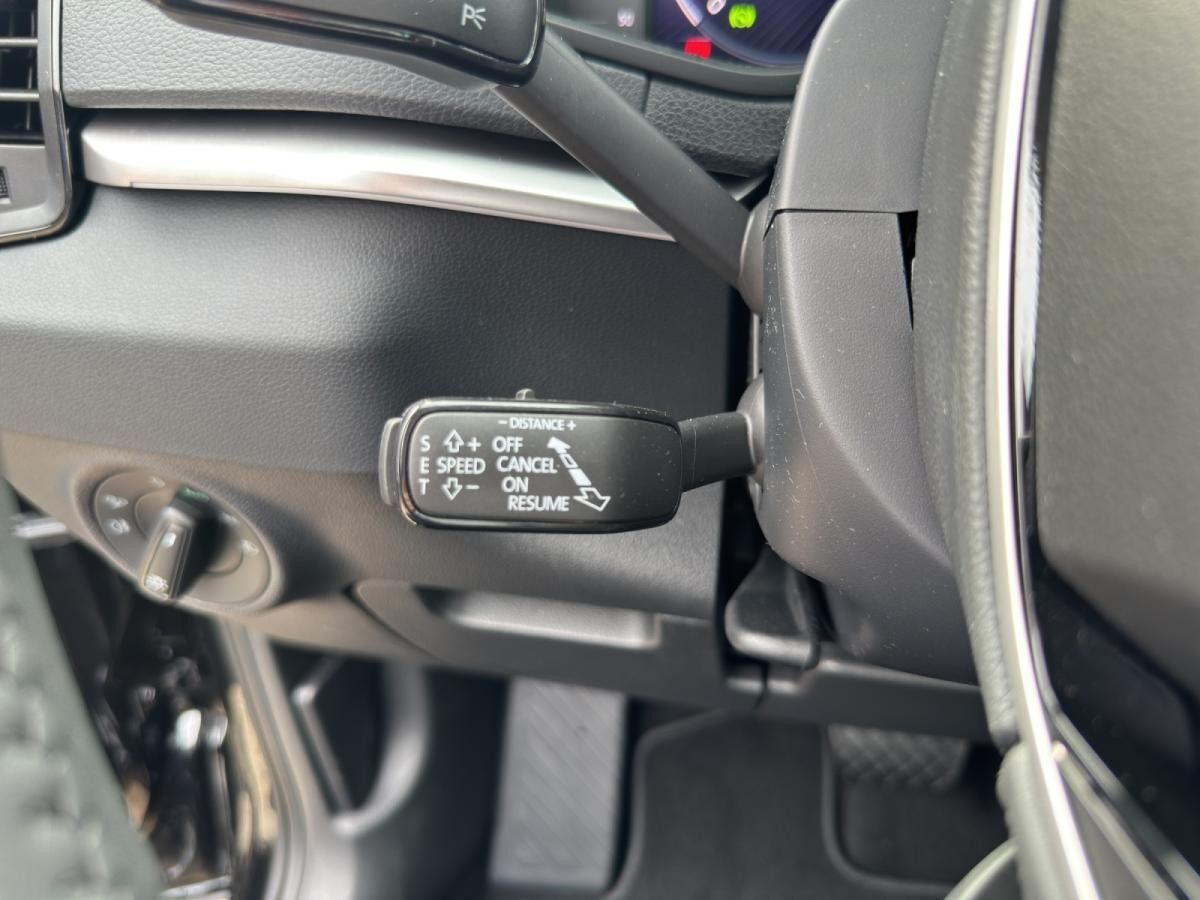 Skoda Karoq SOFORT VERFÜGBAR! 2.0 TDI DSG ACC AHK Navi Virtual eHeck