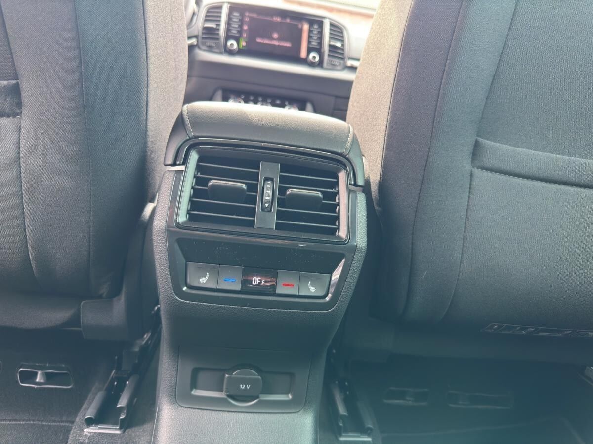 Skoda Karoq SOFORT VERFÜGBAR! 2.0 TDI DSG ACC AHK Navi Virtual eHeck