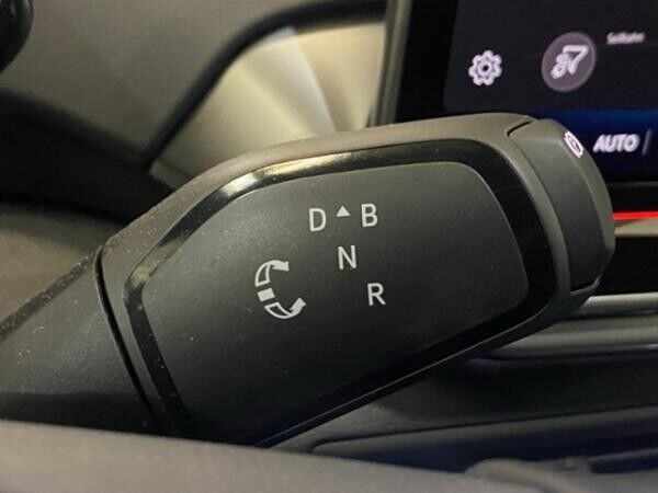 Volkswagen ID.4 Pro Performance Move h / Navi STHZ AHK