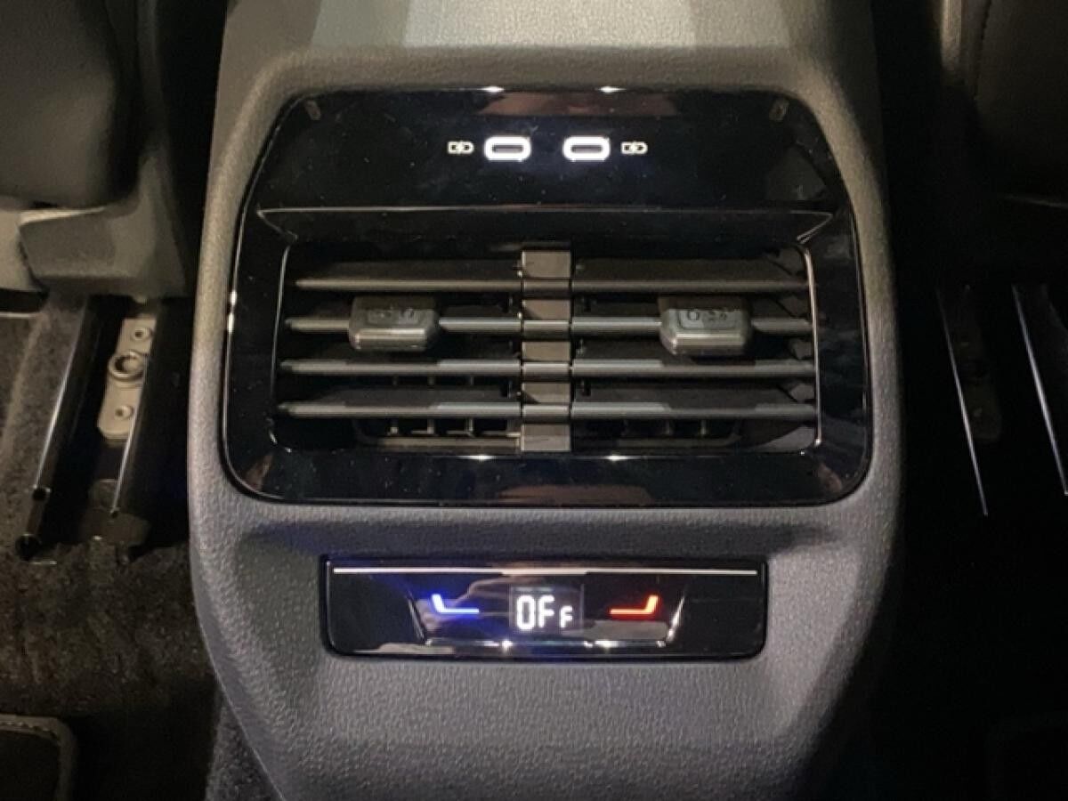 Volkswagen ID.4 Pro Performance Move h / Navi STHZ AHK