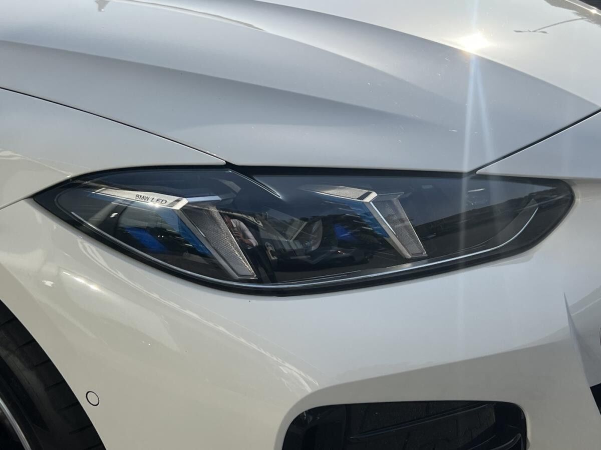 BMW i4 xDrive40 M Sport //Stop&Go HeadUp FACELIFT!!!